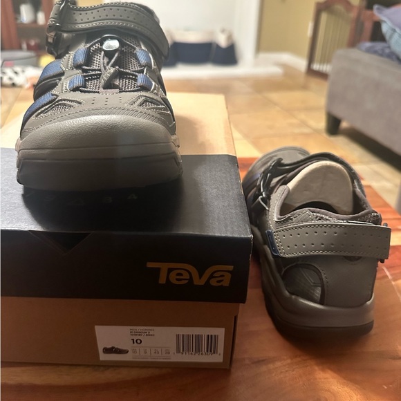 Teva men’s sandals - Picture 2 of 2